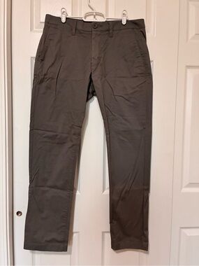 Untuckit Chino Pants St. Clair Straight Fit Flat Front Gray Men’s 32 x 30